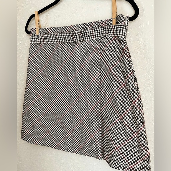 H&M Belted Houndstooth Mini Skirt - Picture 3 of 8